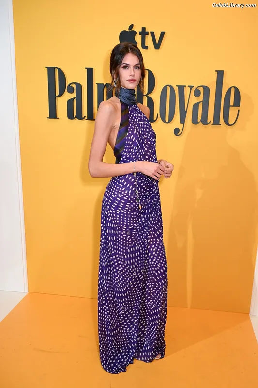 Kaia Gerber photo 7 of 464