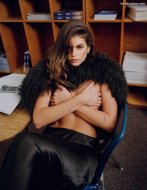 Kaia Gerber photo 3 of 464