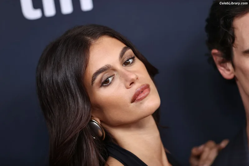 Kaia Gerber photo 5 of 464