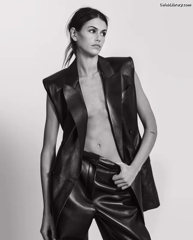 Kaia Gerber photo 6 of 464