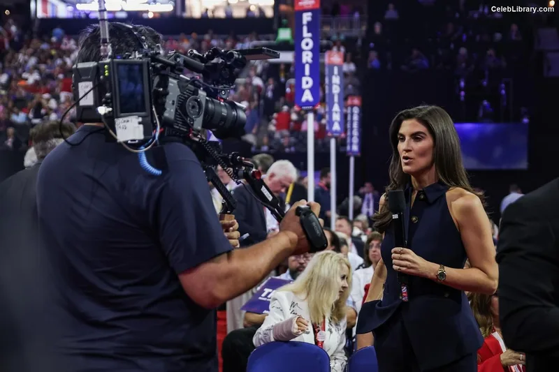 Kaitlan Collins photo 10 of 206