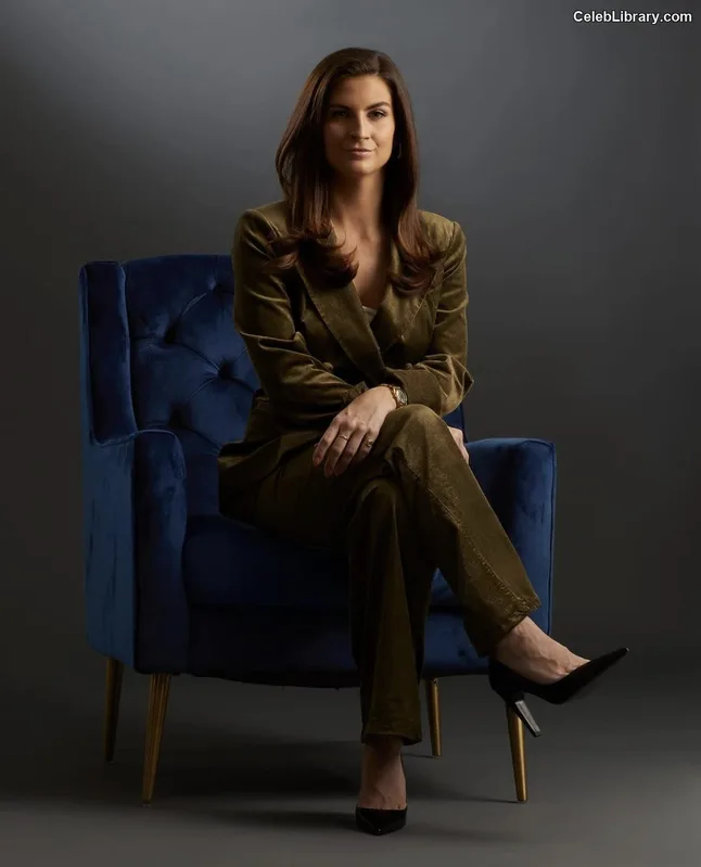 Kaitlan Collins photo 5 of 206
