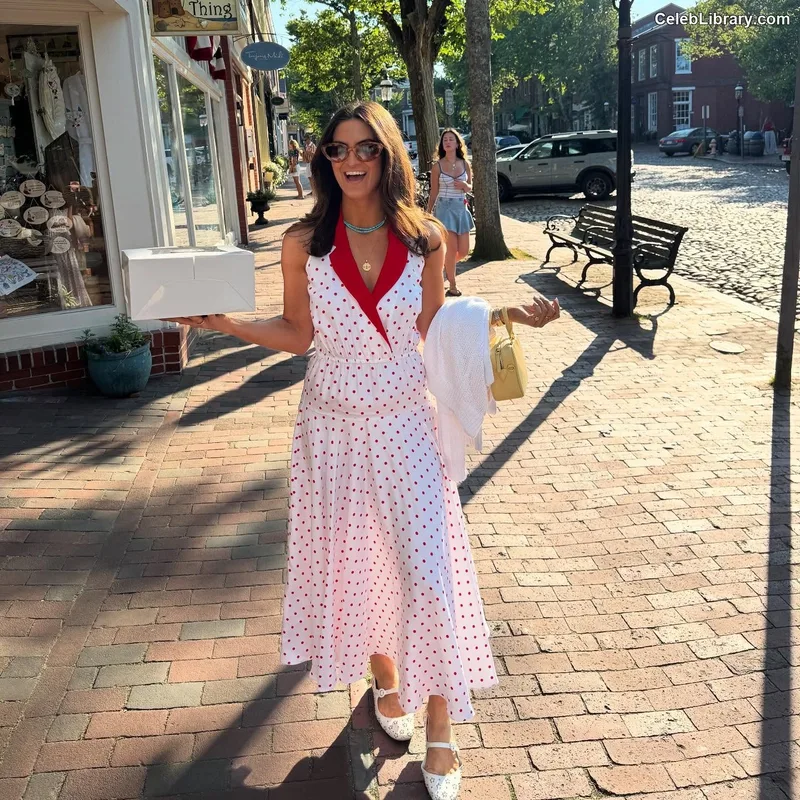 Kaitlan Collins photo 7 of 206