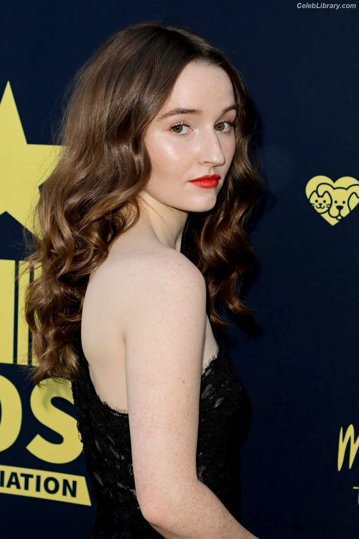 Kaitlyn Dever photo 8 of 879