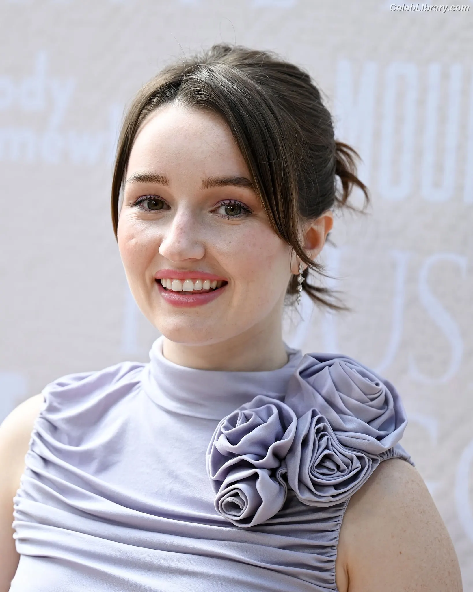 Kaitlyn Dever photo 11 of 879