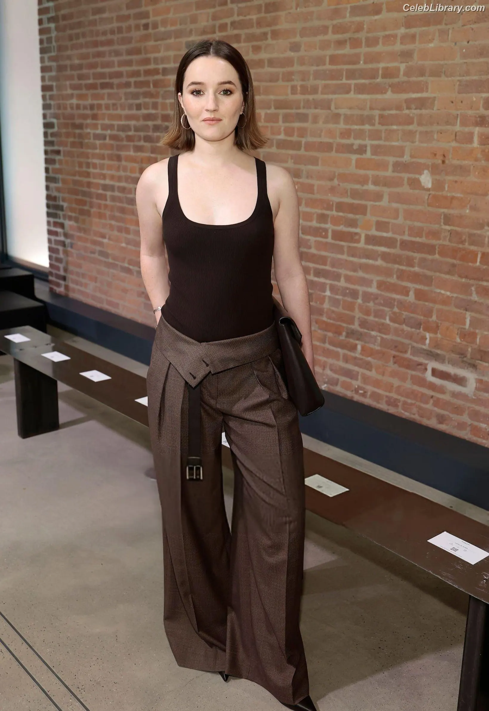 Kaitlyn Dever photo 15 of 879