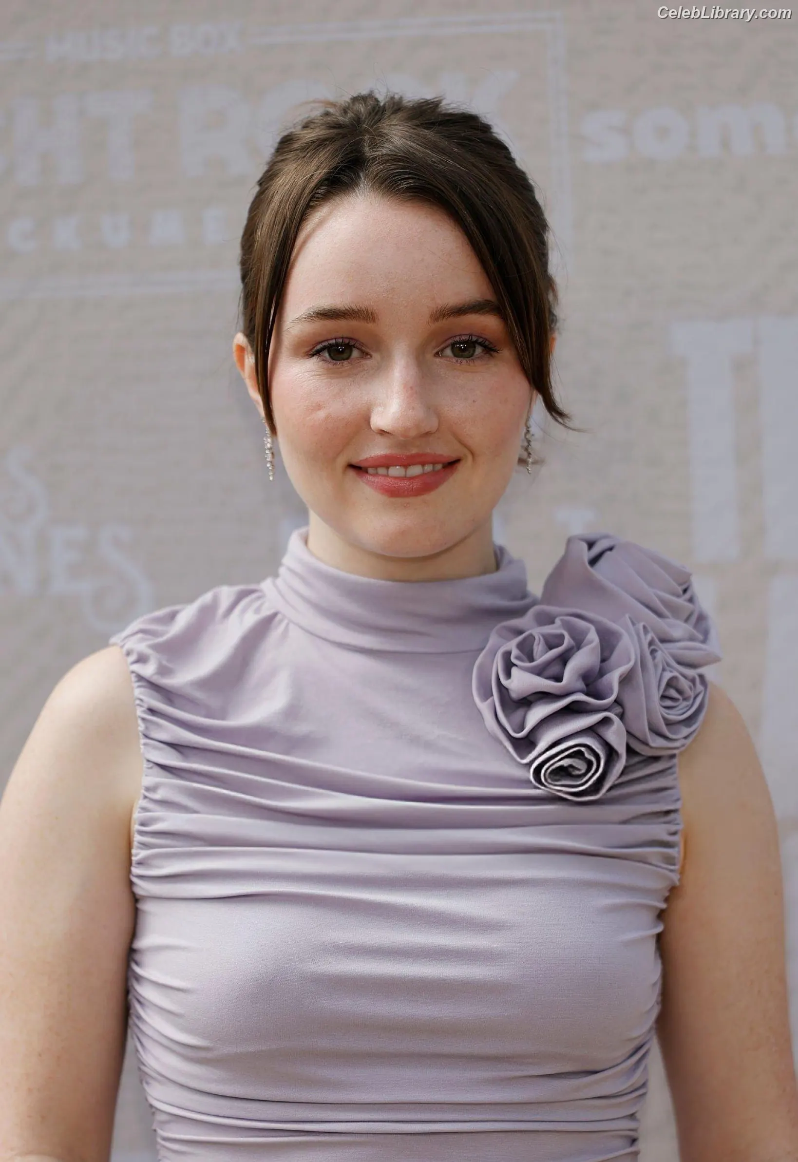 Kaitlyn Dever photo 22 of 879