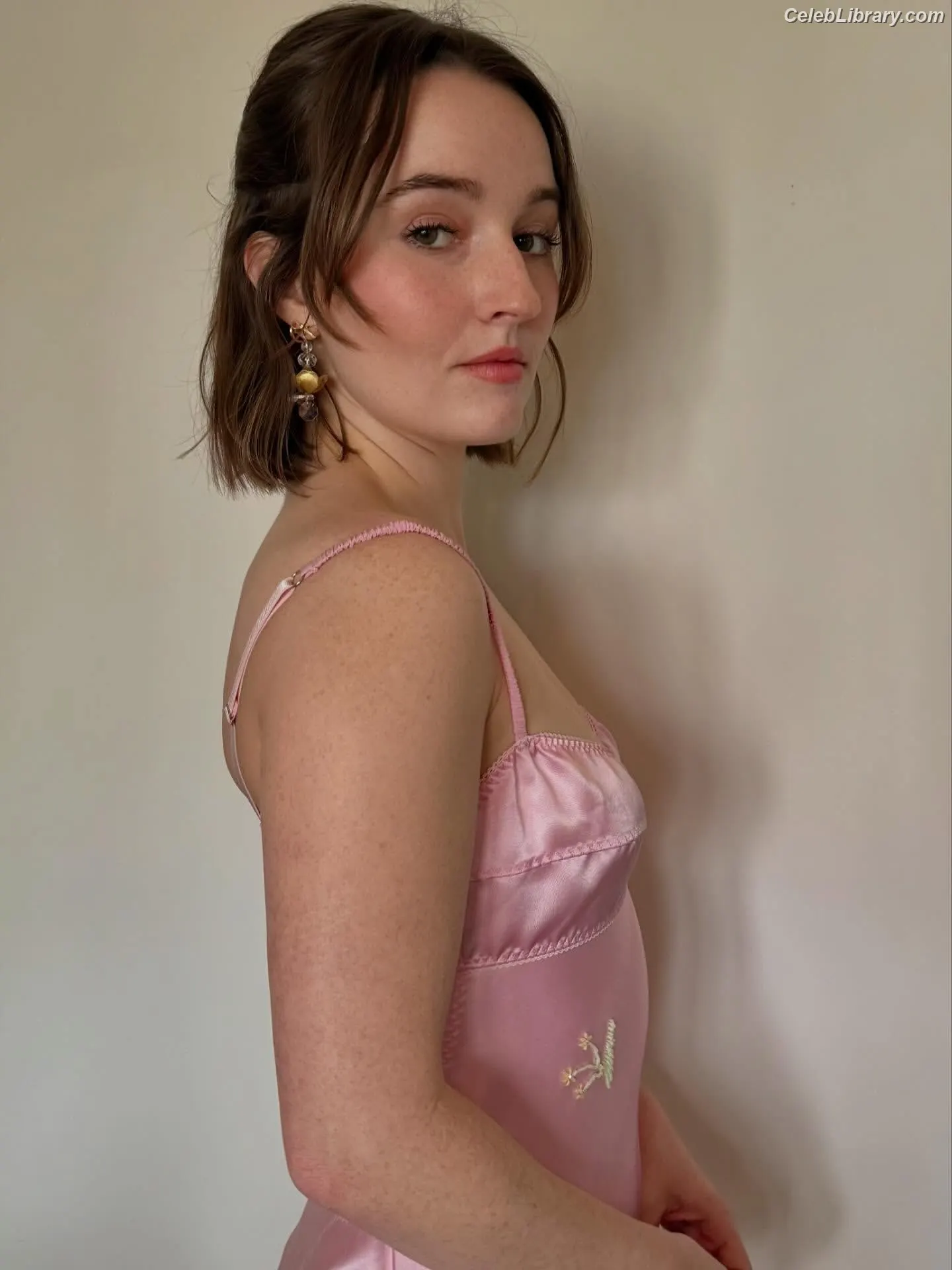 Kaitlyn Dever photo 7 of 879