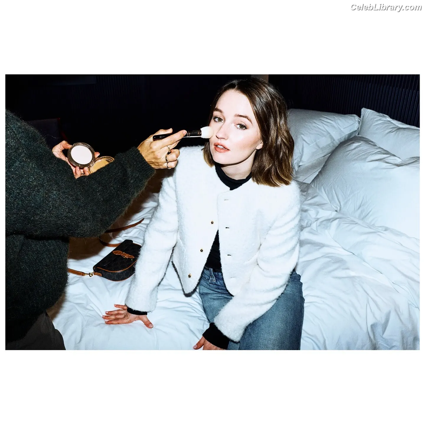 Kaitlyn Dever photo 9 of 879