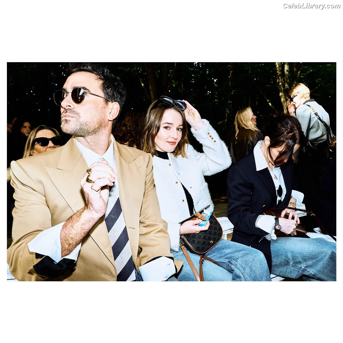 Kaitlyn Dever photo 11 of 879