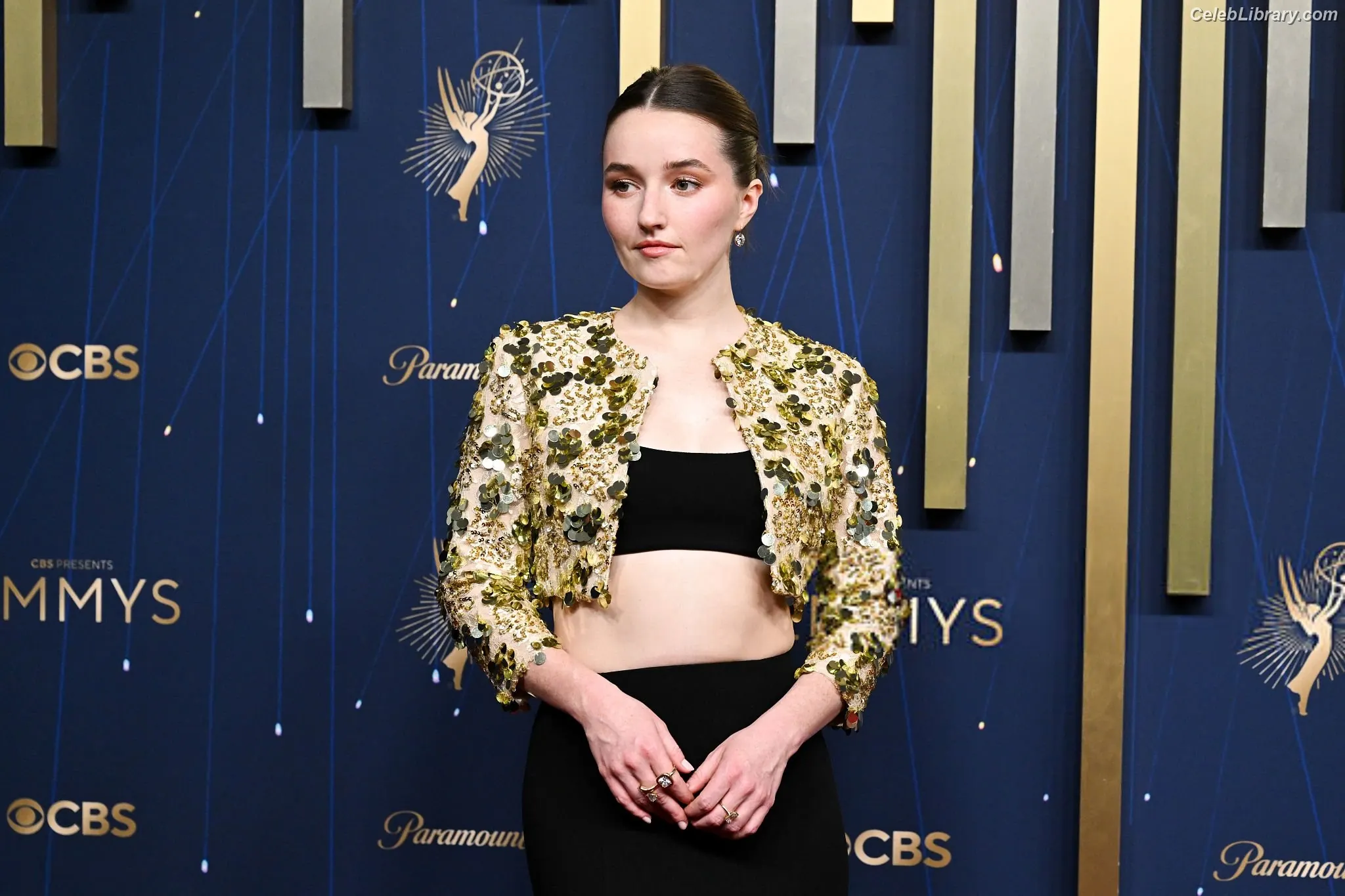 Kaitlyn Dever photo 21 of 879