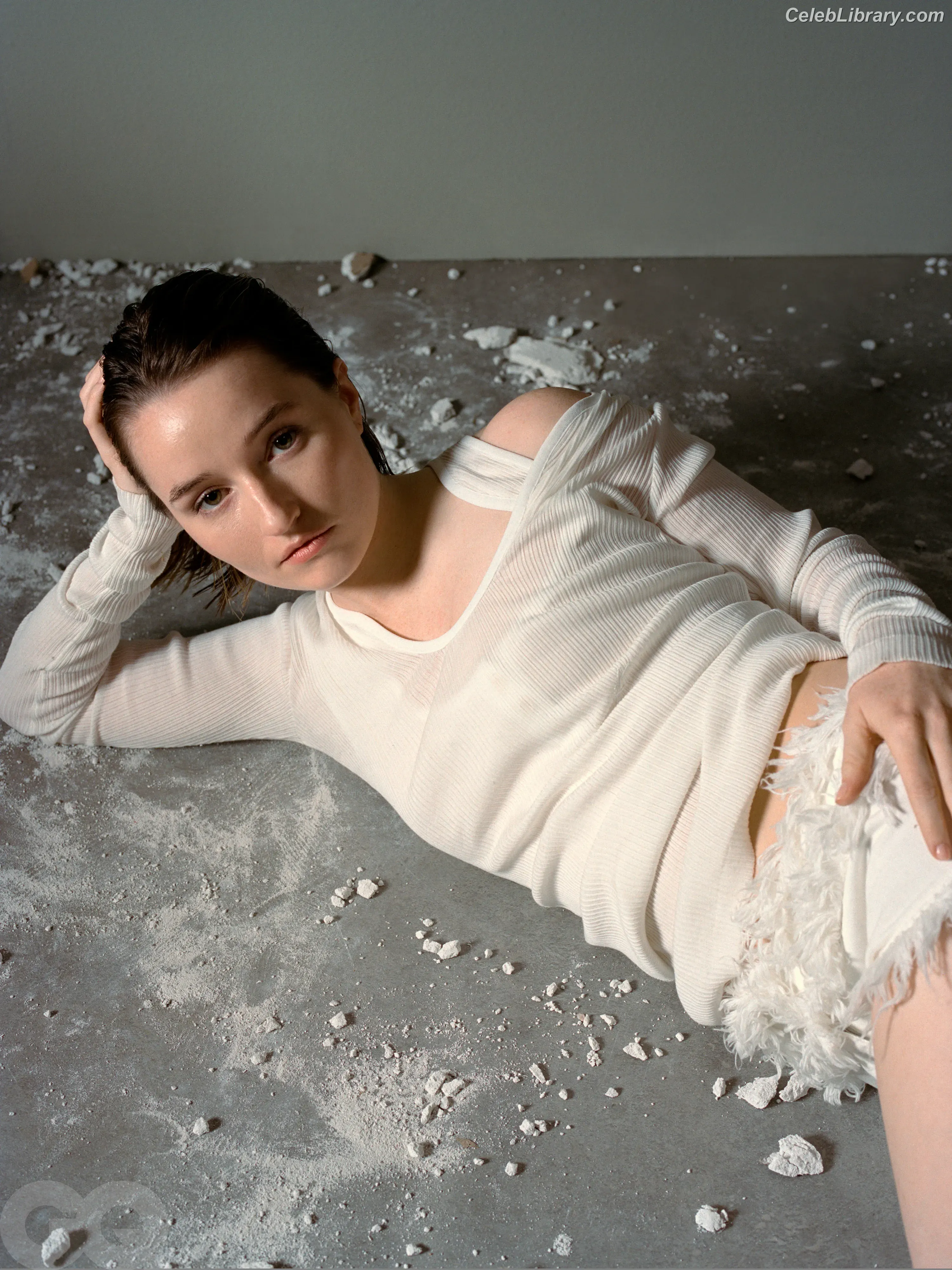 Kaitlyn Dever photo 7 of 879
