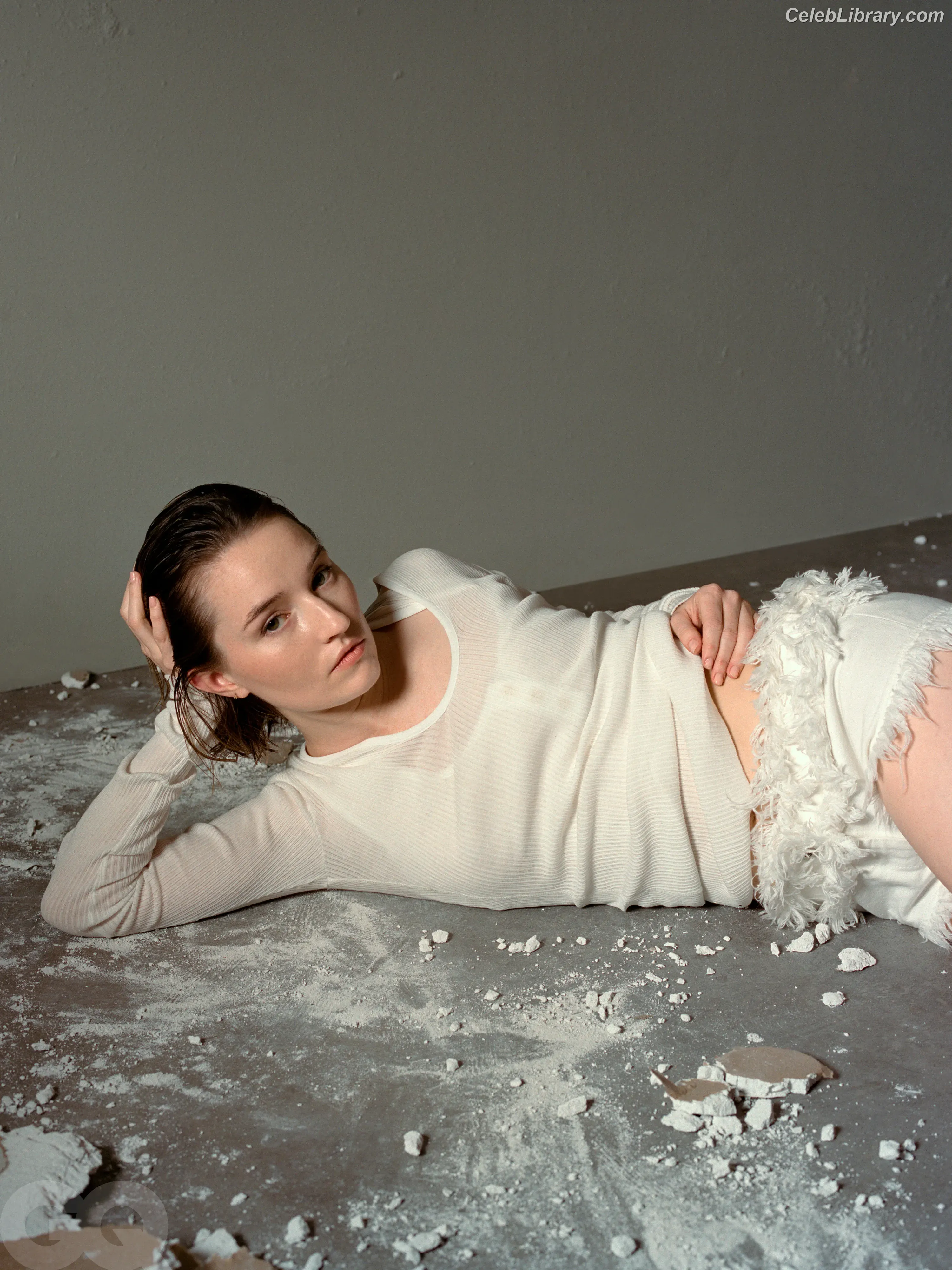Kaitlyn Dever photo 8 of 879