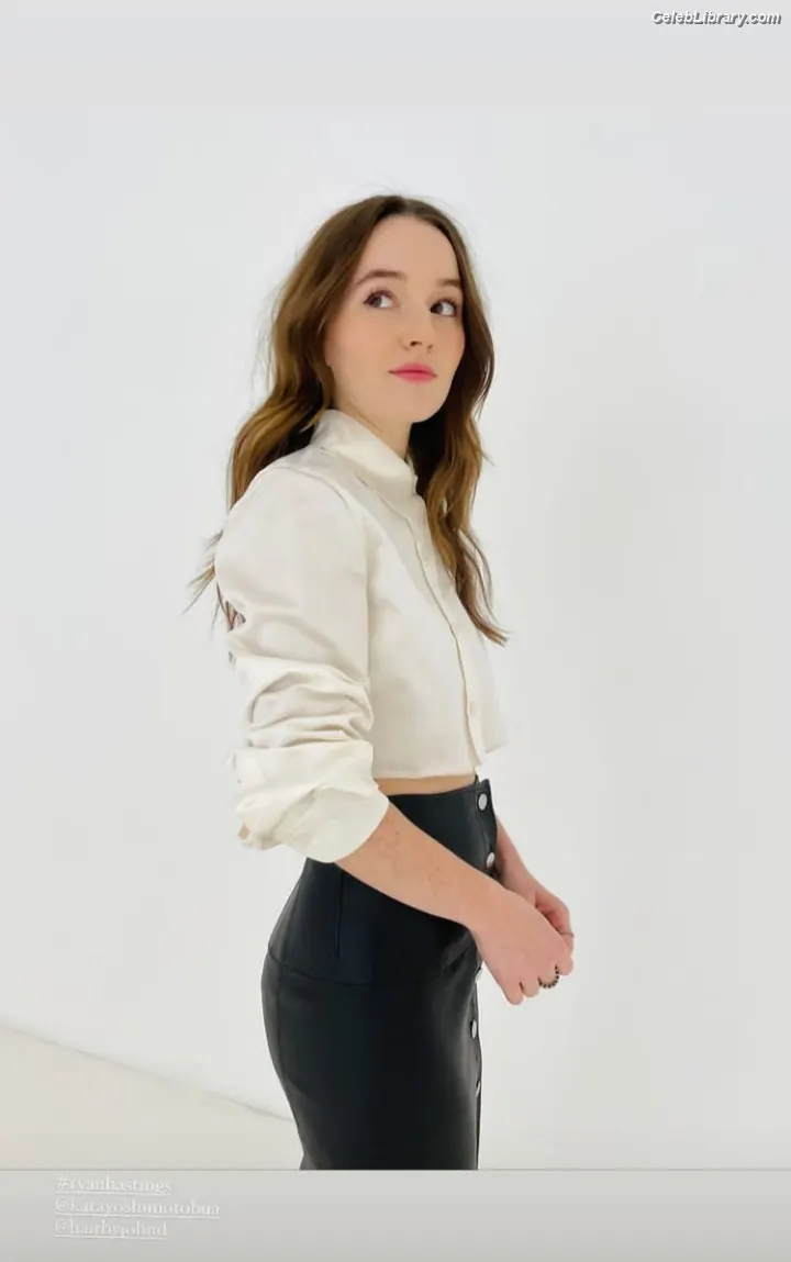 Kaitlyn Dever photo 16 of 879