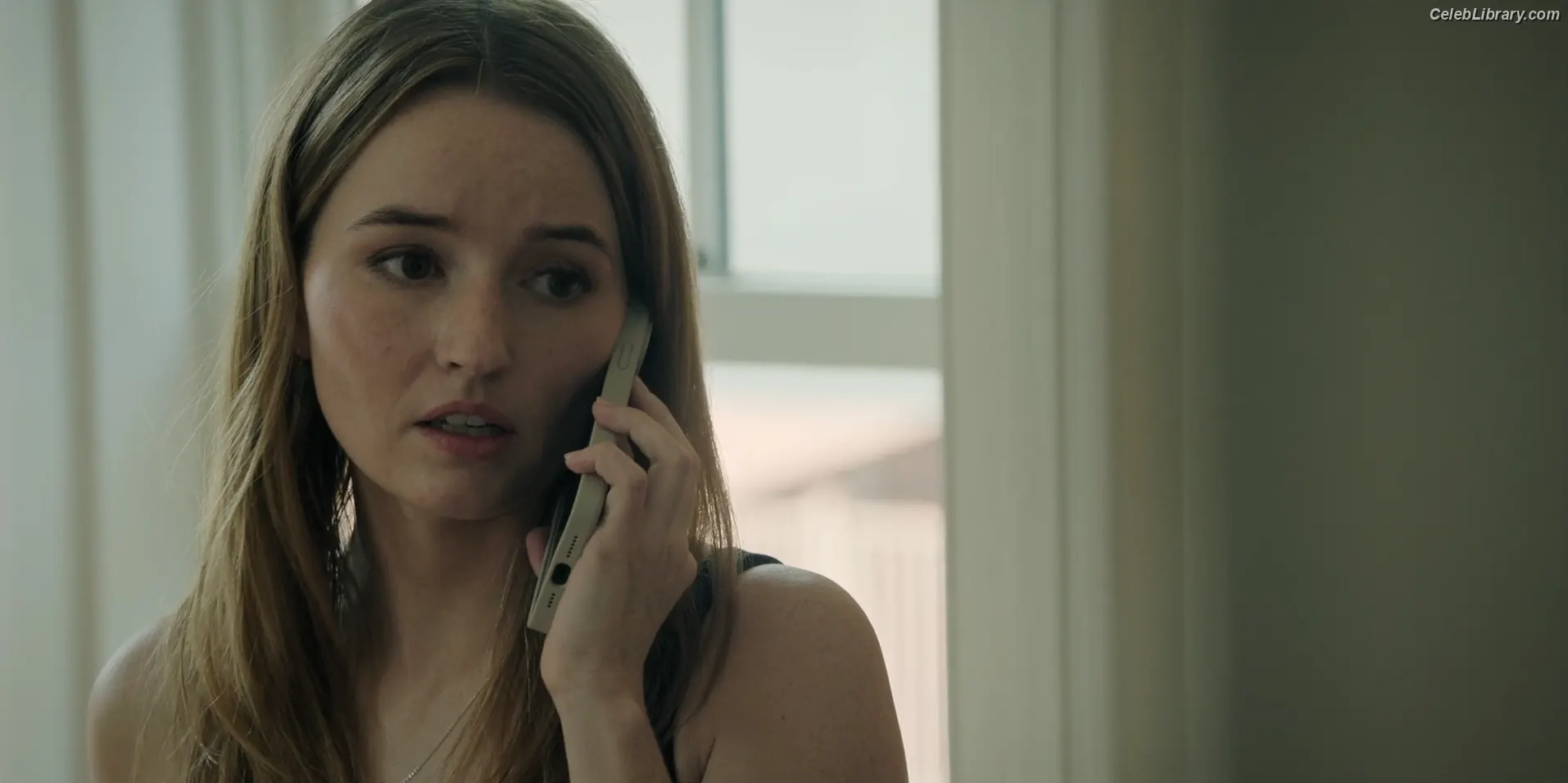 Kaitlyn Dever photo 18 of 879