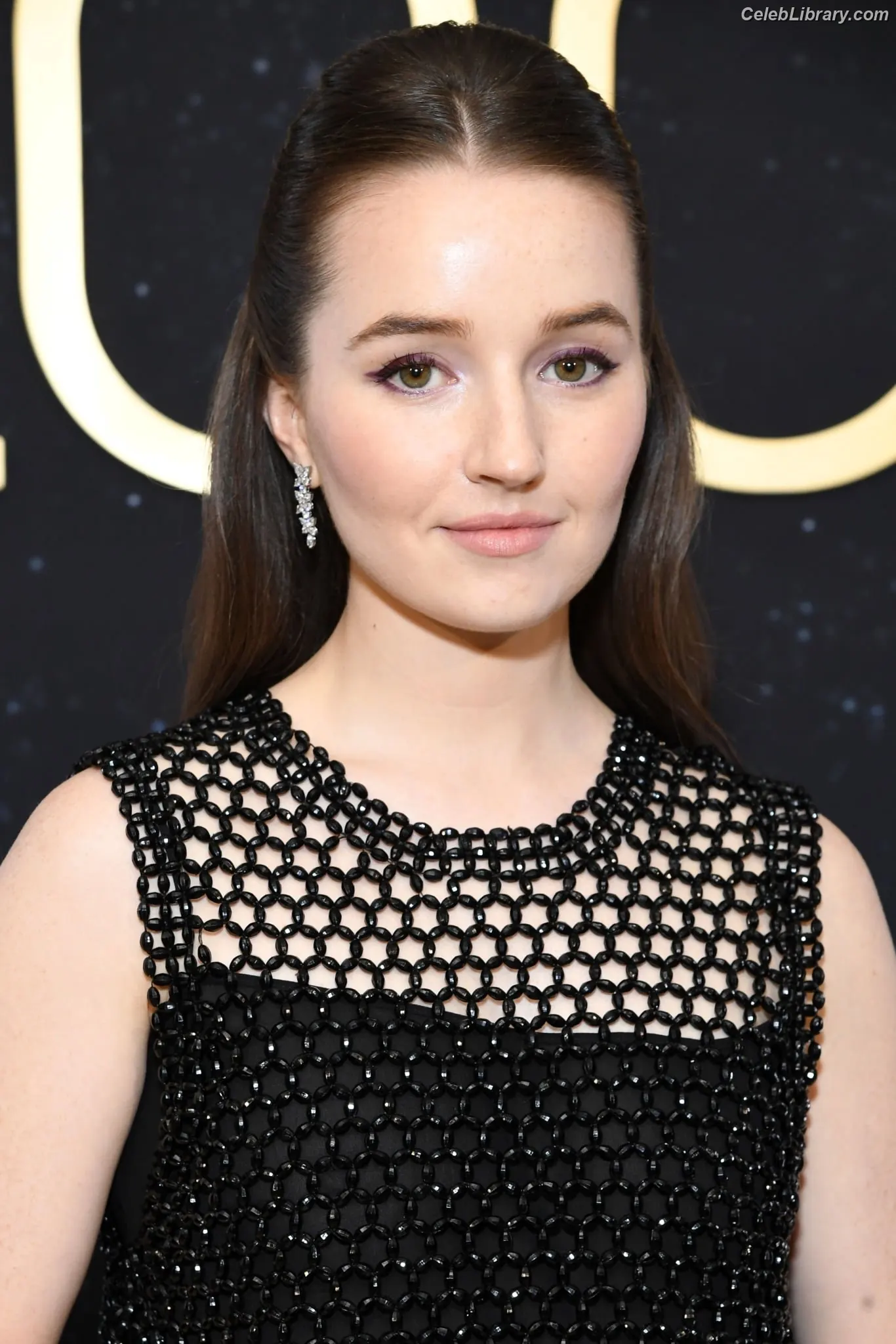 Kaitlyn Dever photo 24 of 879