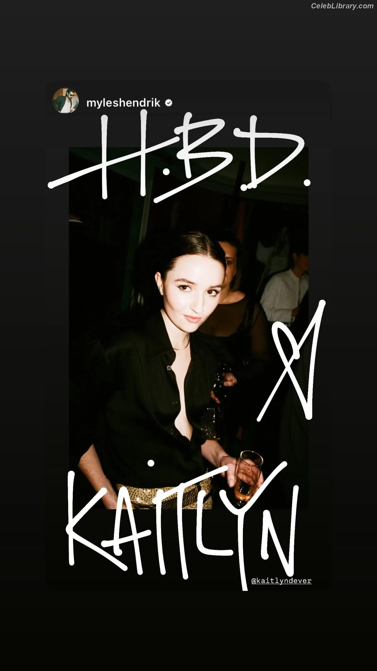 Kaitlyn Dever photo 16 of 879