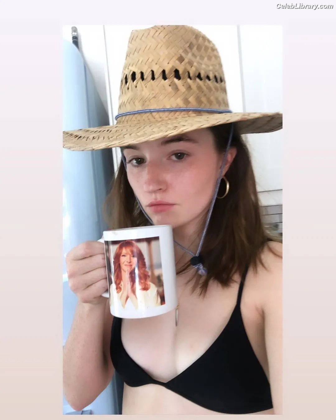Kaitlyn Dever photo 23 of 879