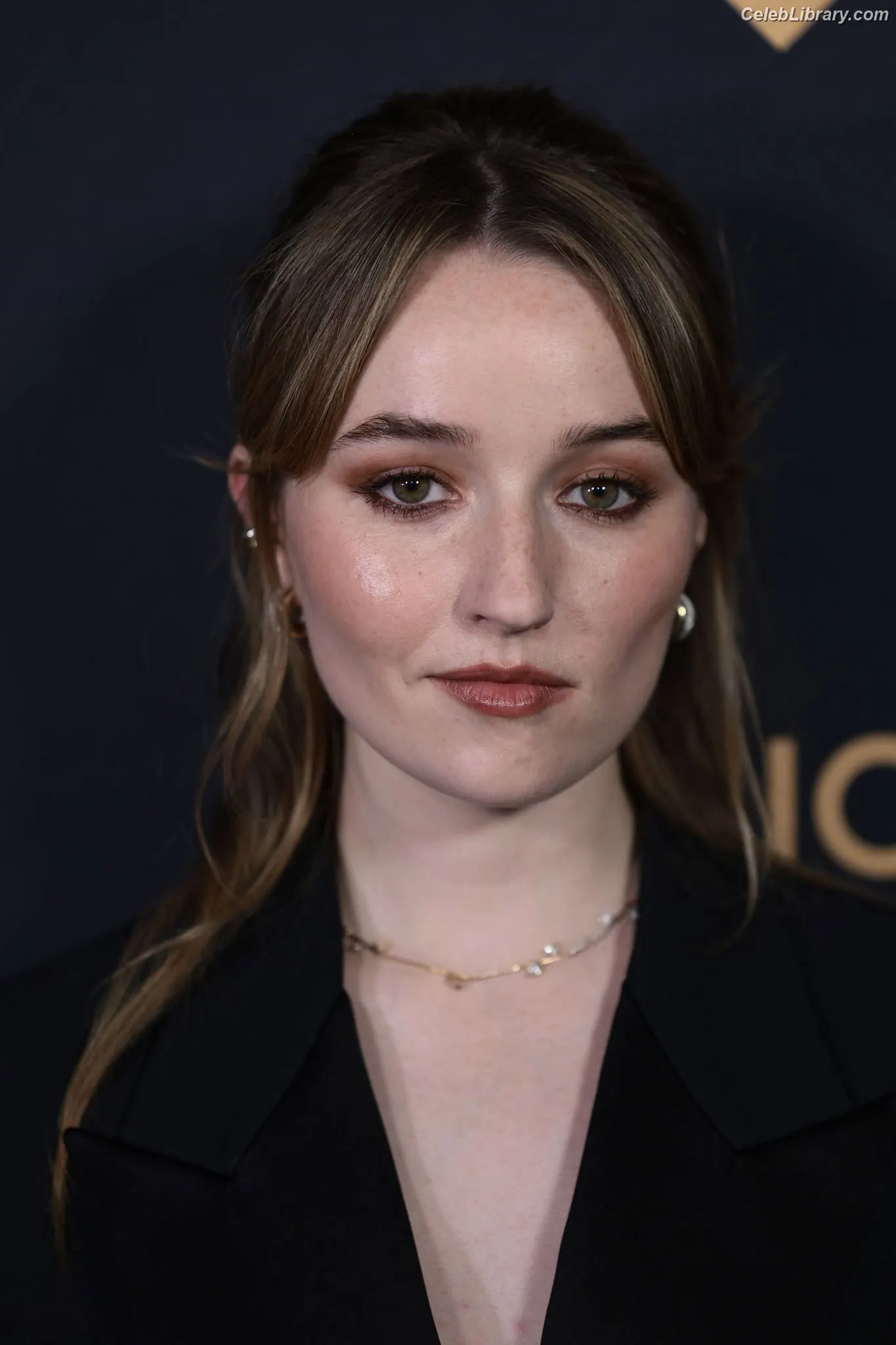 Kaitlyn Dever photo 20 of 879