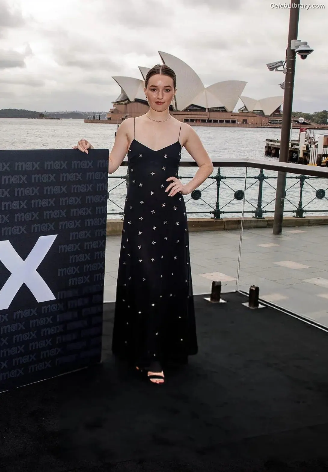 Kaitlyn Dever photo 24 of 879