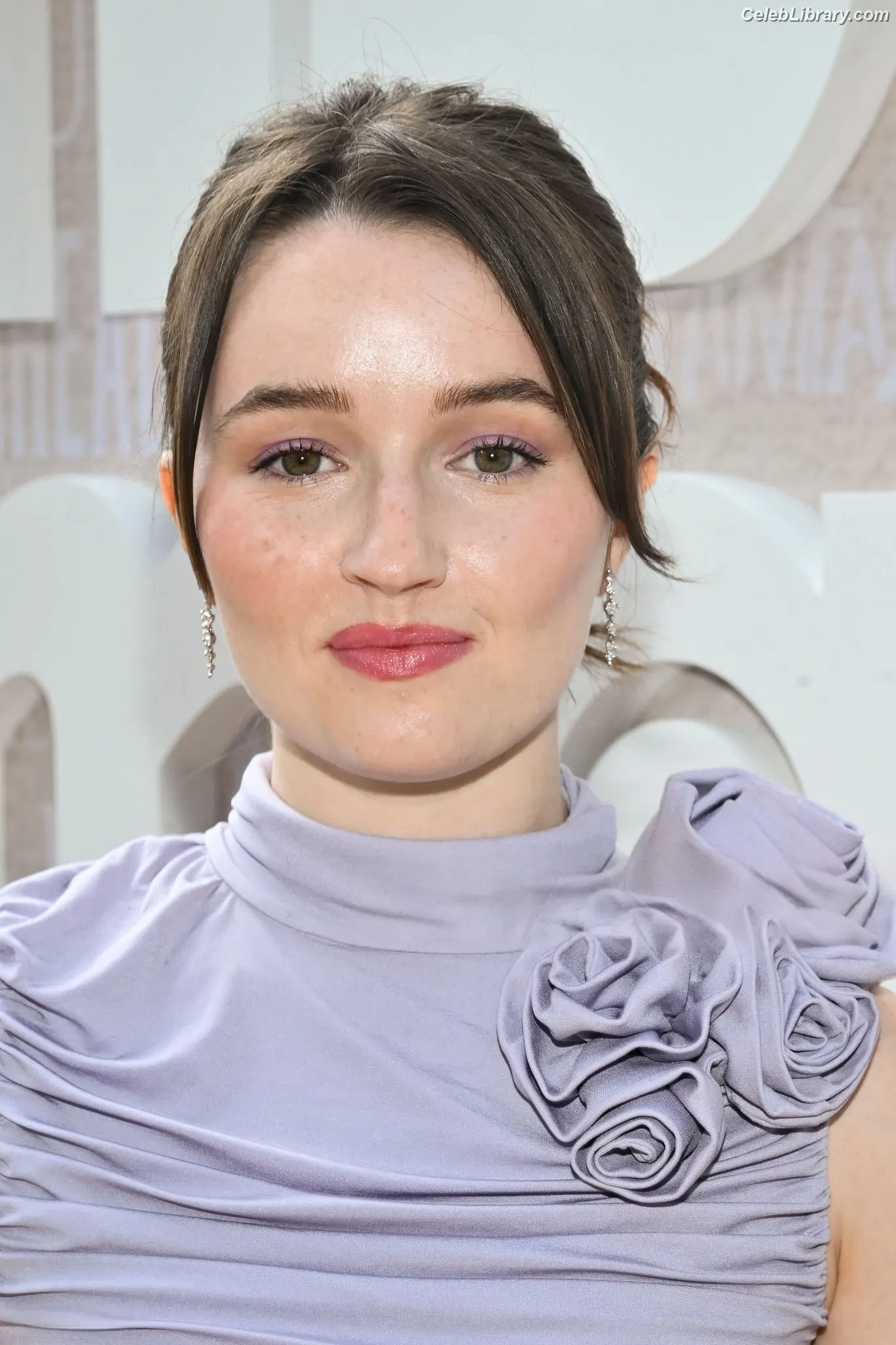 Kaitlyn Dever photo 6 of 879