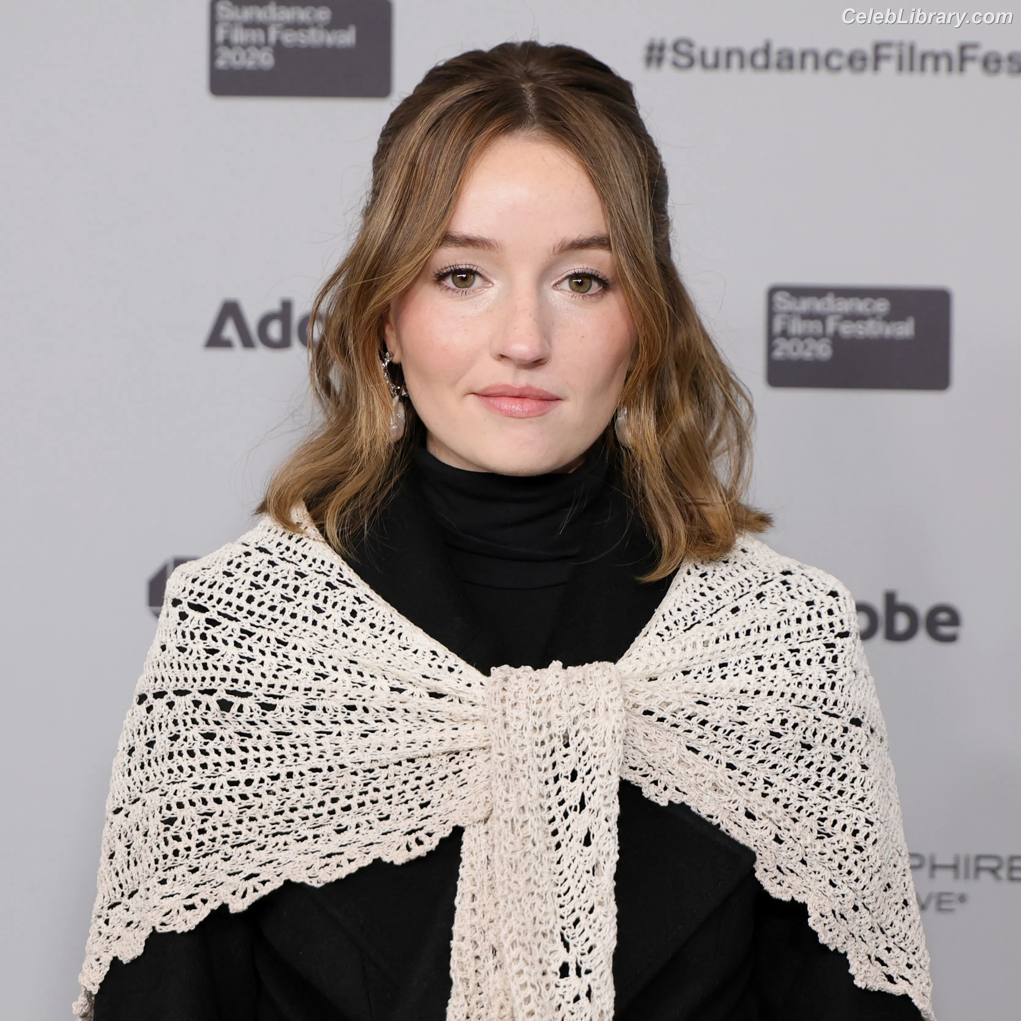 Kaitlyn Dever photo 5 of 879
