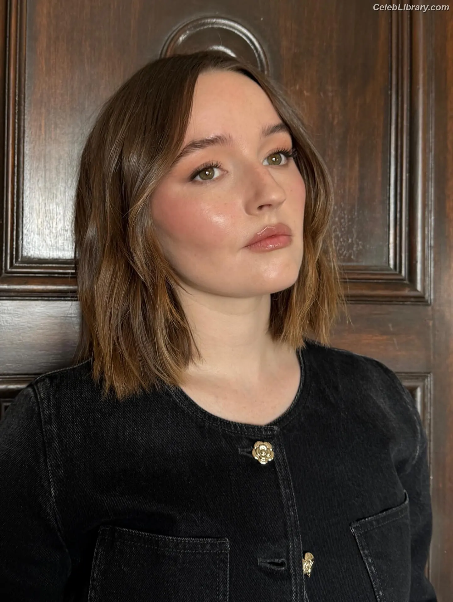Kaitlyn Dever photo 13 of 879