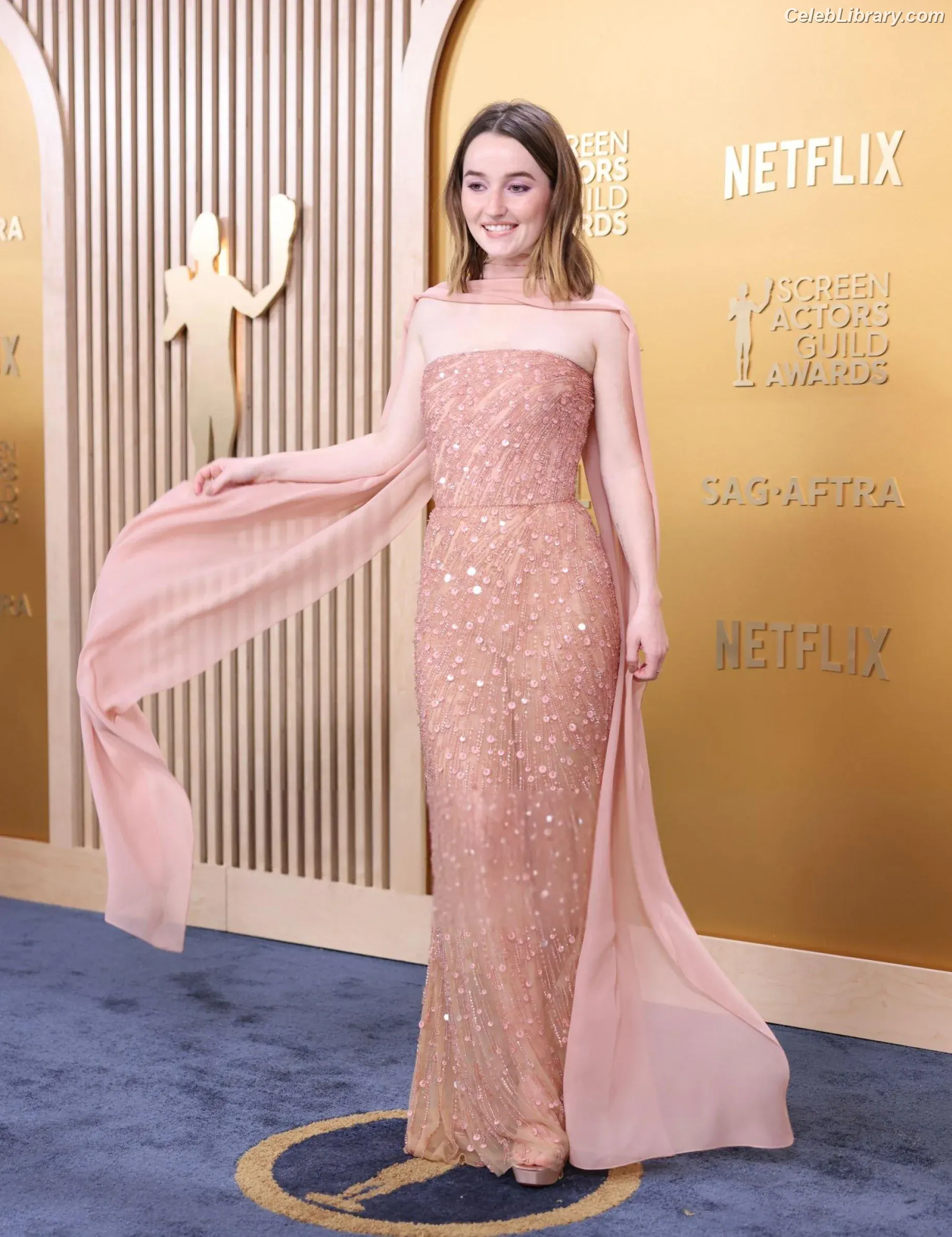 Kaitlyn Dever photo 4 of 879