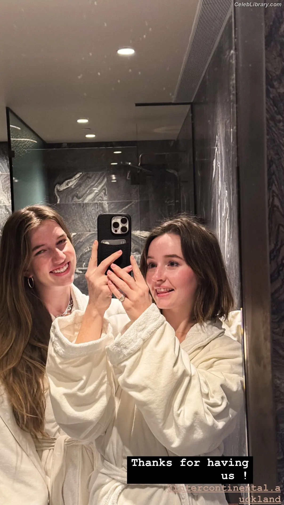 Kaitlyn Dever photo 15 of 879