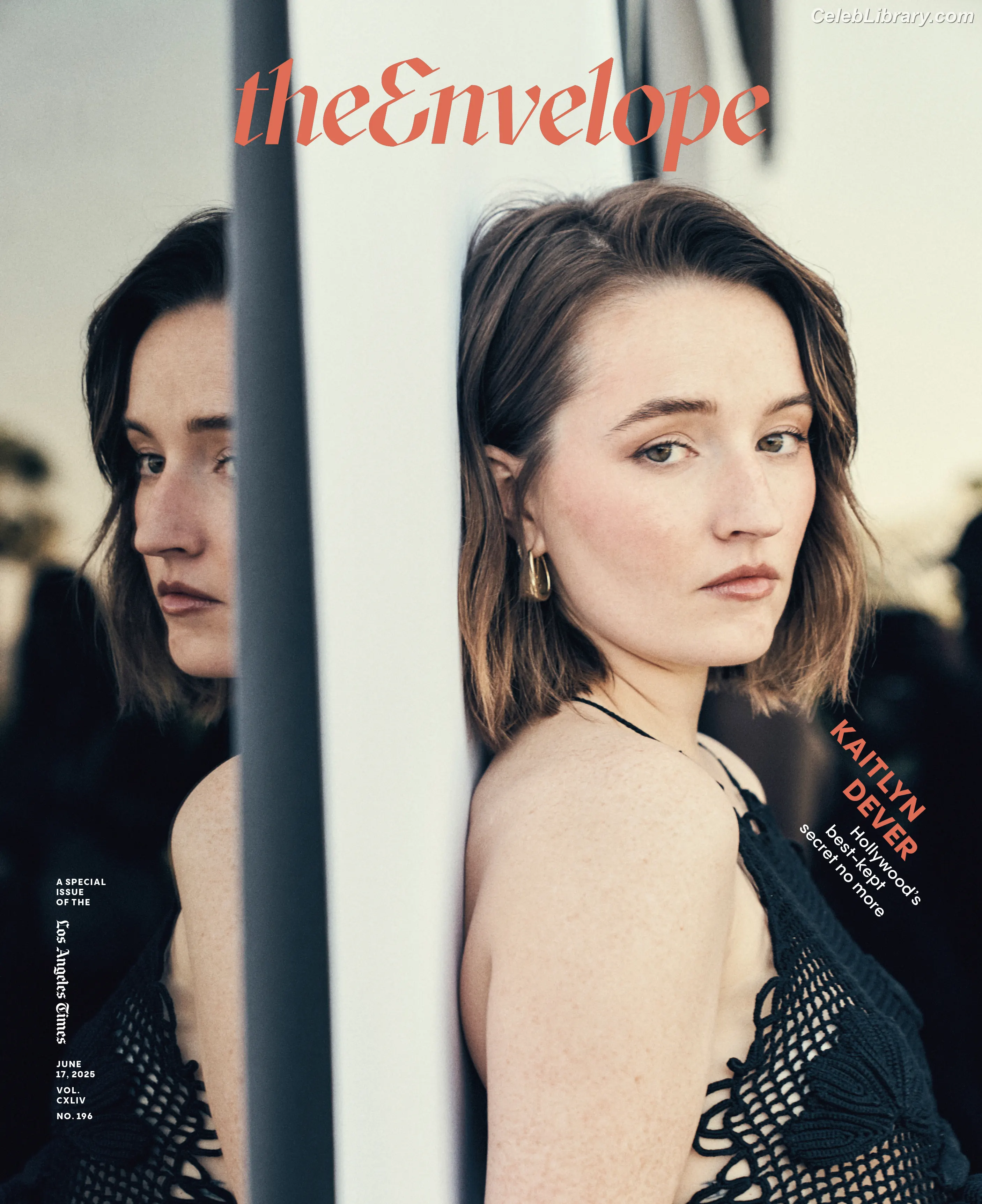 Kaitlyn Dever photo 21 of 879