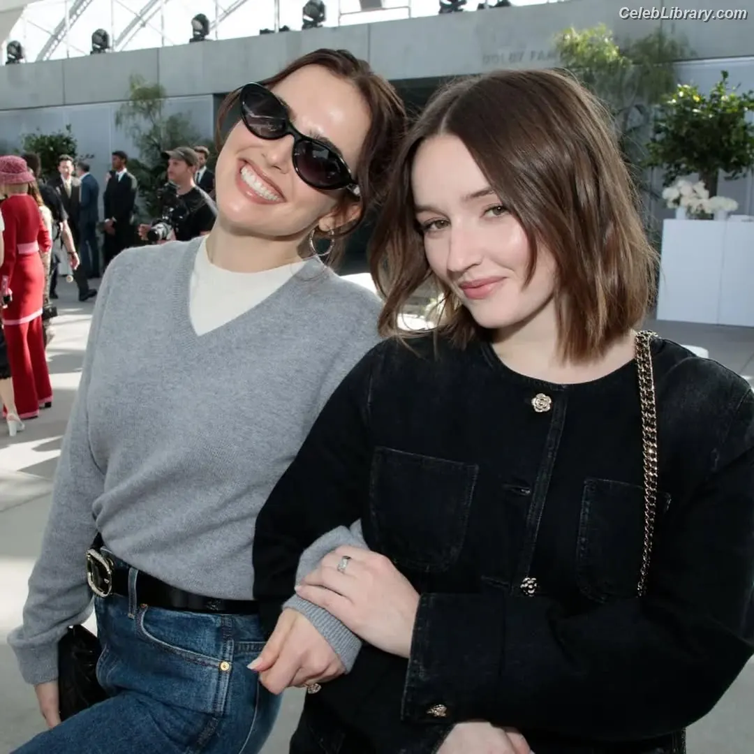 Kaitlyn Dever photo 23 of 879