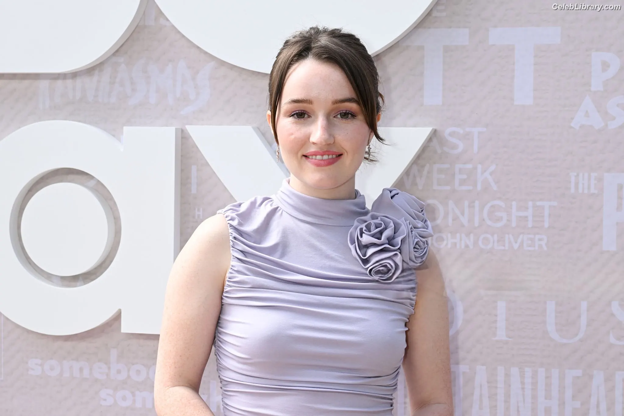 Kaitlyn Dever photo 18 of 879