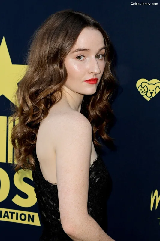 Kaitlyn Dever photo 8 of 880