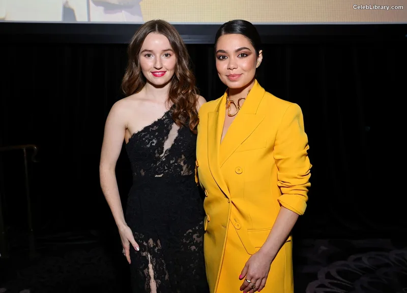 Kaitlyn Dever photo 21 of 880
