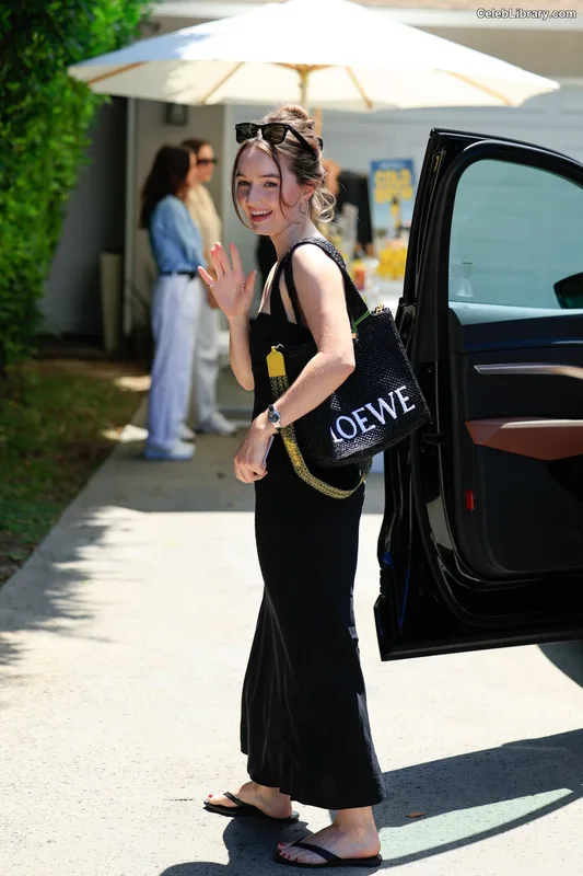 Kaitlyn Dever photo 17 of 880