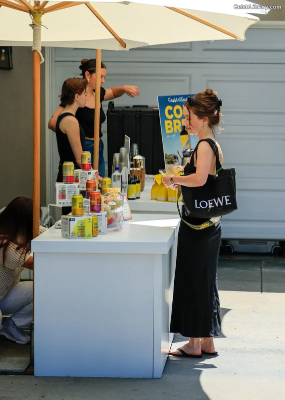 Kaitlyn Dever photo 18 of 880