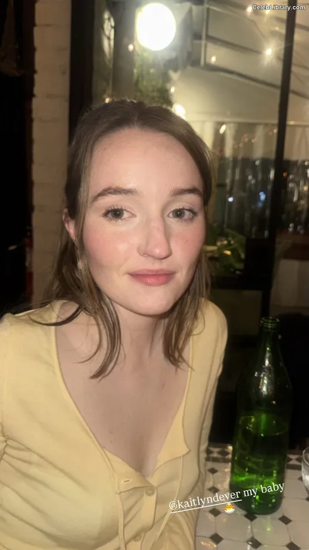 Kaitlyn Dever photo 9 of 880