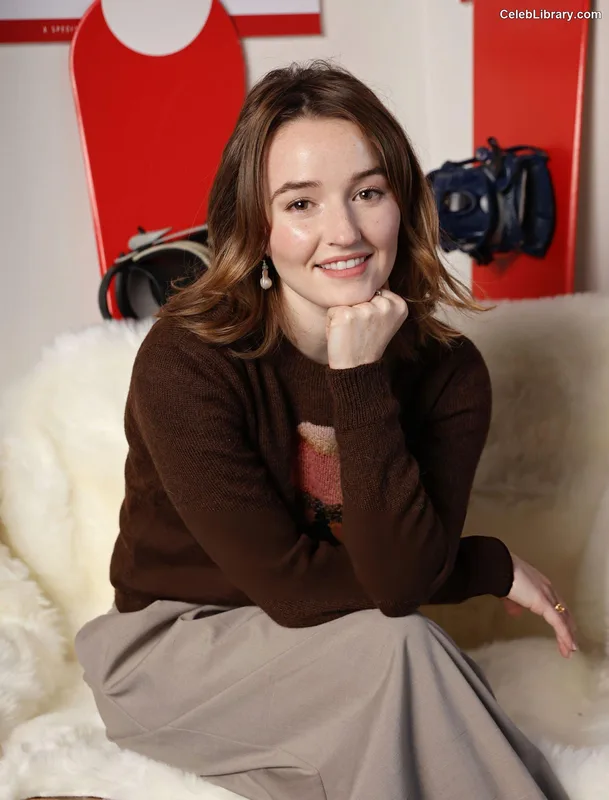 Kaitlyn Dever photo 24 of 880
