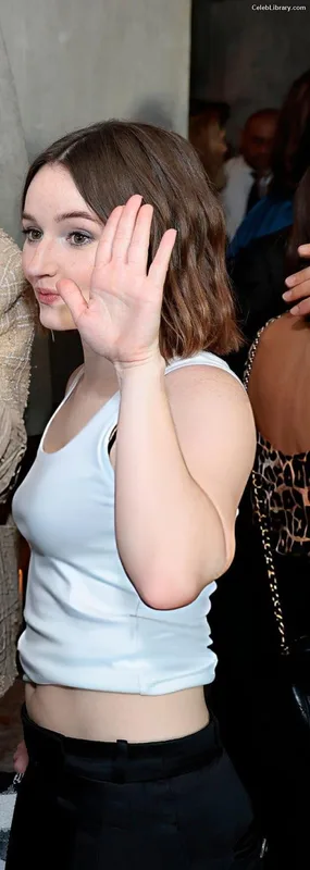 Kaitlyn Dever photo 5 of 880