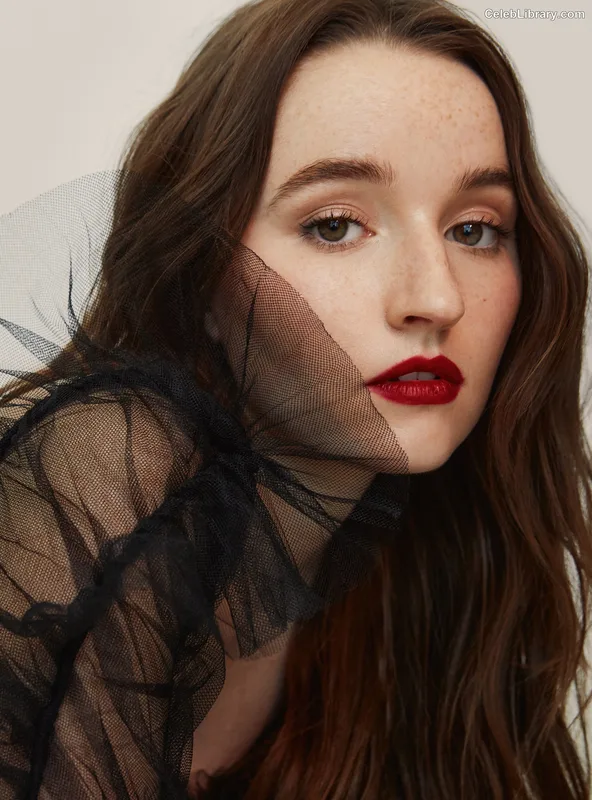 Kaitlyn Dever photo 19 of 880