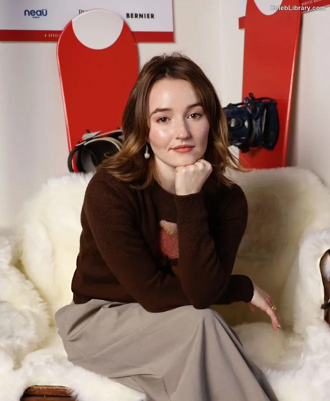 Kaitlyn Dever photo 20 of 880