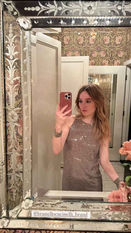Kaitlyn Dever photo 23 of 880