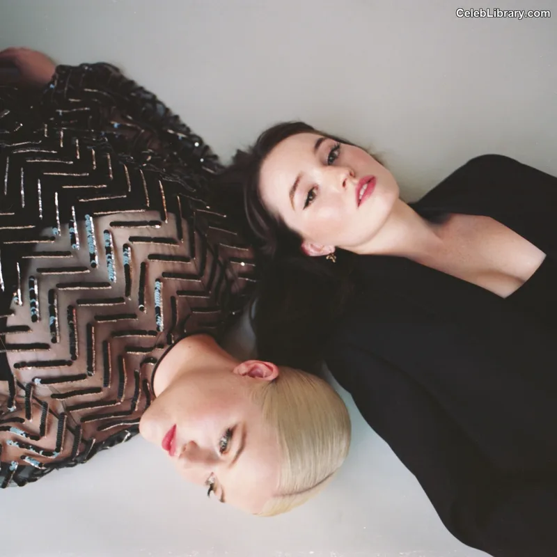 Kaitlyn Dever photo 13 of 880