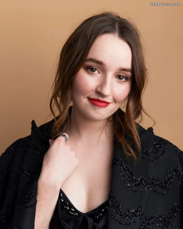 Kaitlyn Dever photo 8 of 880