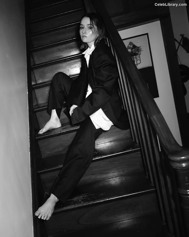 Kaitlyn Dever photo 18 of 880