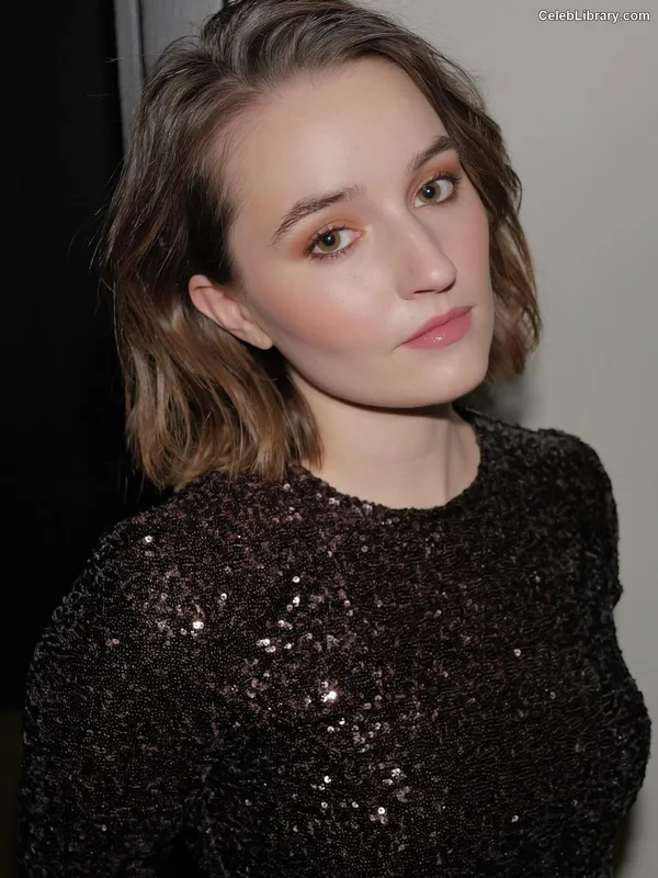 Kaitlyn Dever photo 19 of 880