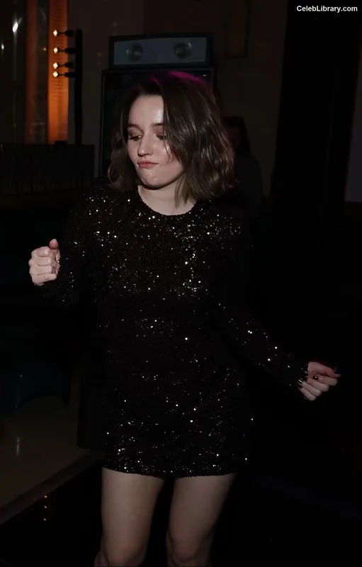 Kaitlyn Dever photo 24 of 880