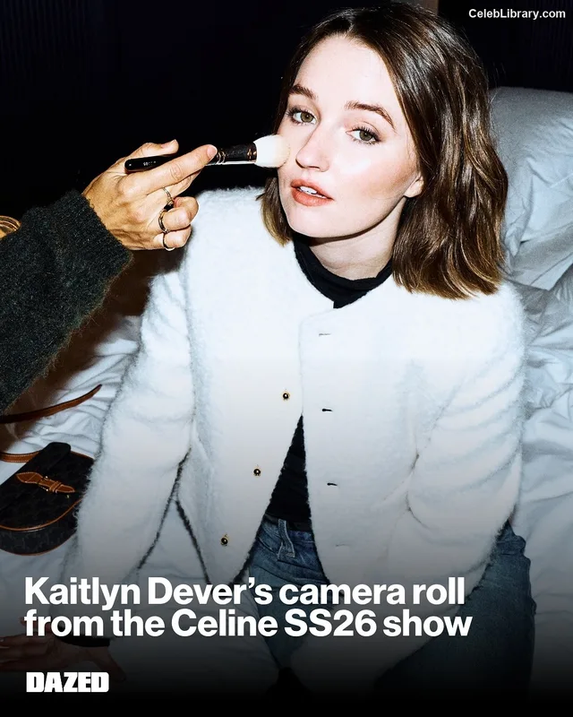 Kaitlyn Dever photo 24 of 880