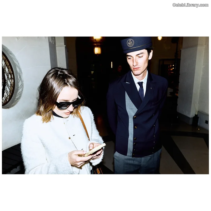 Kaitlyn Dever photo 19 of 880
