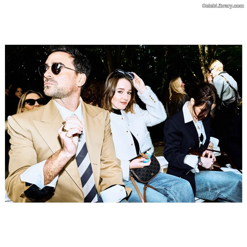 Kaitlyn Dever photo 11 of 880